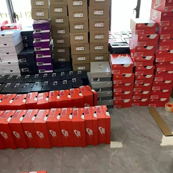 Buy Authentic Nike shoe pallets