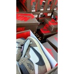 Buy Authentic Nike shoe pallets